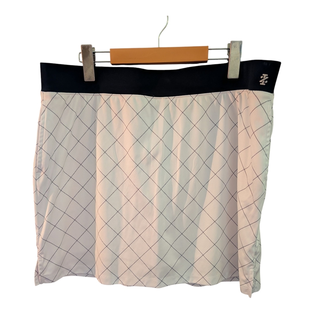 Chic Women's Black and White Skort